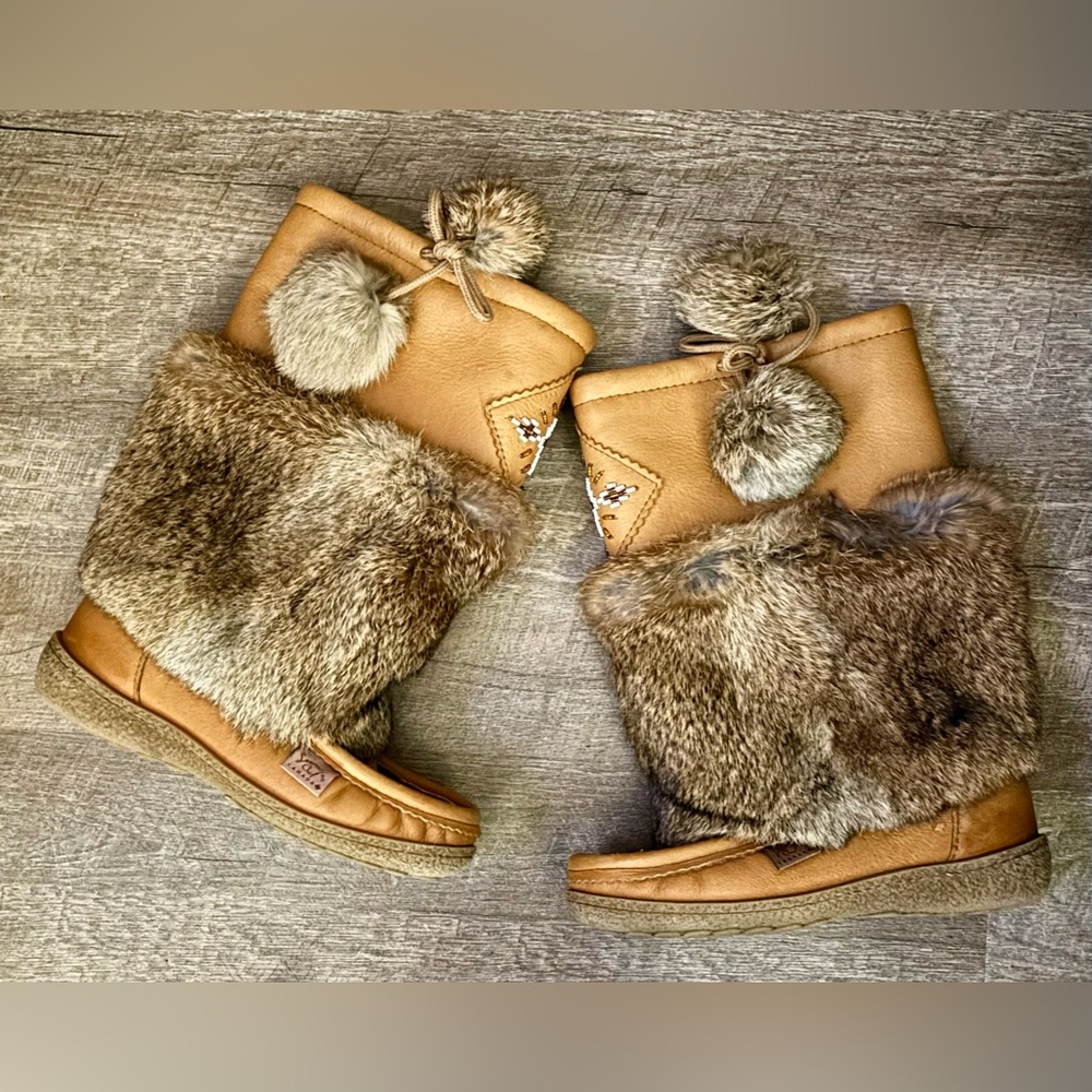 REAL Rabbit Fur & Moose Leather Mukluks Size 7 -  13 inch shaft